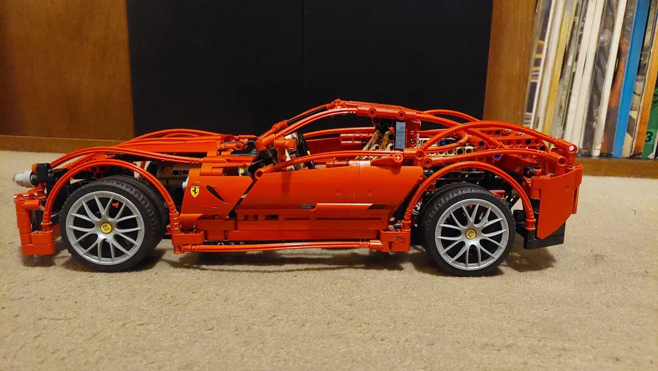 8145 LEGO Ferrari 599 GTB Fiorano 1:10
