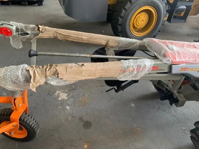MICROTRATOR DE 14HP KUBOTA COM IMPLEMENTOS - Foto 5