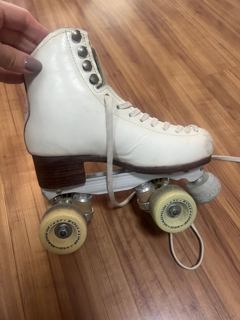 Patins base italiana variant com bota americana número 35 com mochila em bom estado. 