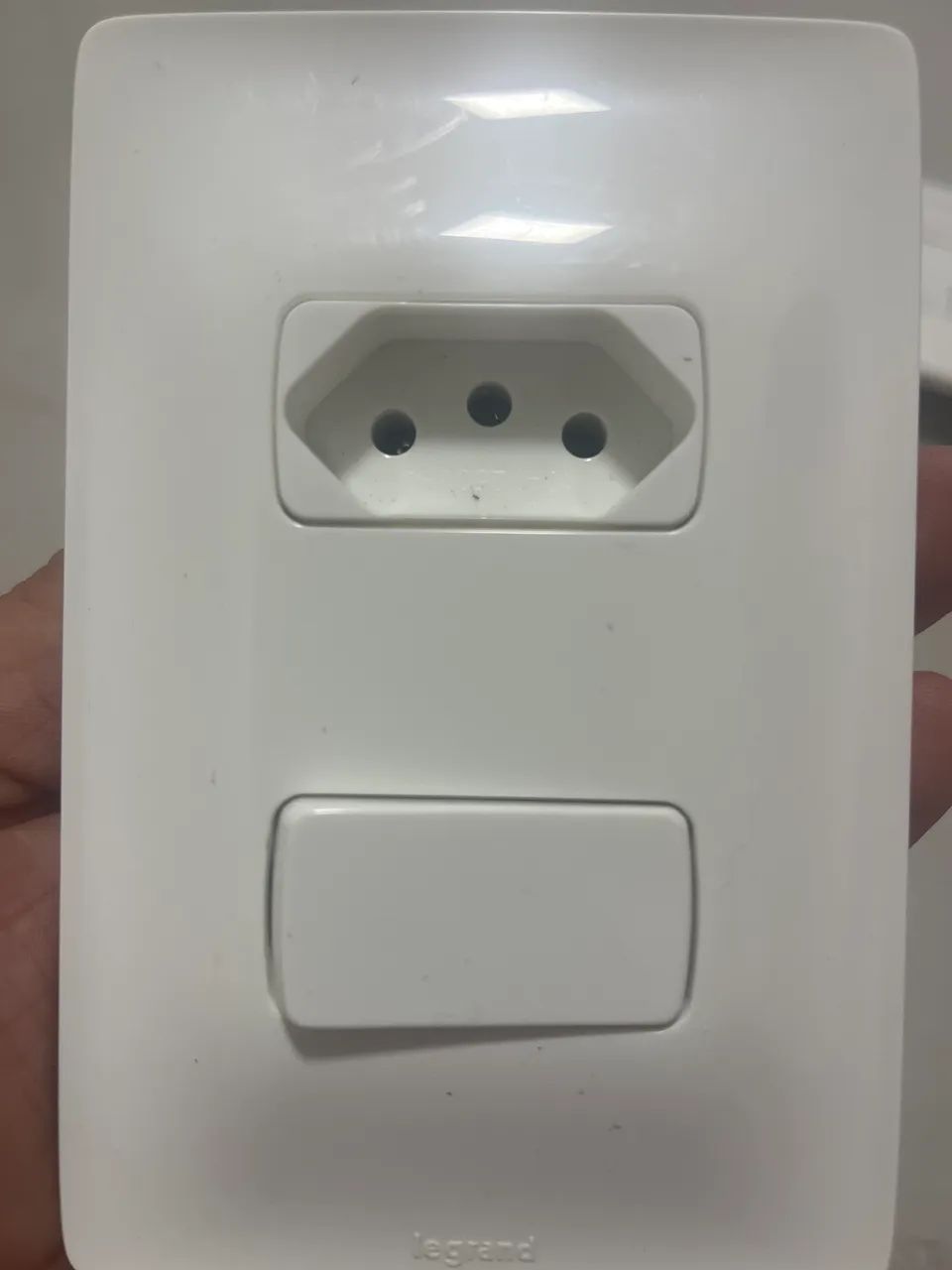 Tomada e interruptor de 1 seção LEGRAN PIAL