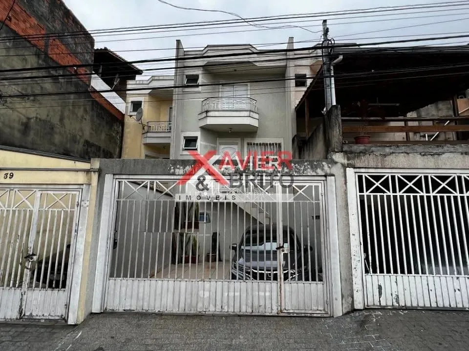 Sobrado individual à venda no Jardim Maringá, 2 suítes, 2 vagas, 70m2