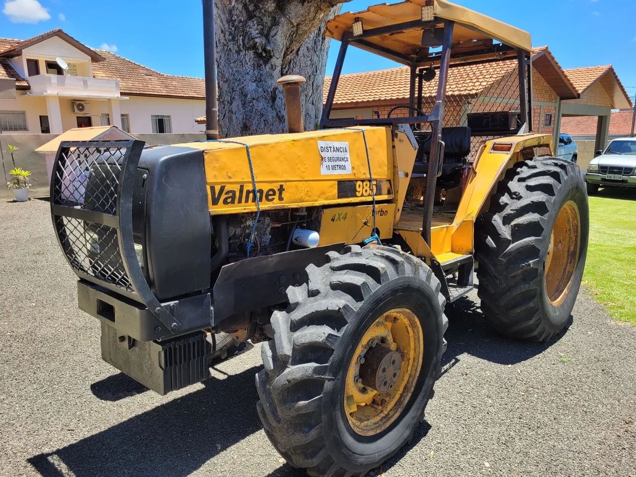 Trator Valtra 985 4x4