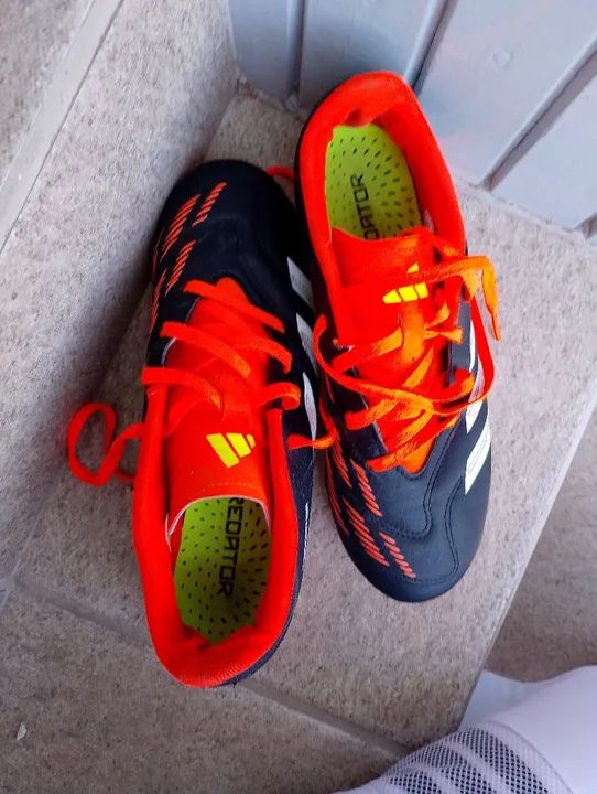 Chuteiras de Futebol Adidas - Tamanho 38 - Foto 3