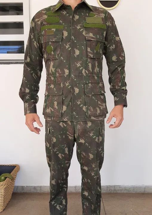 Uniforme camuflado completo em ótimo estado tamanho G Promoção
