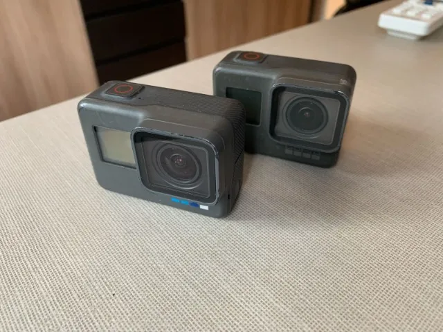 Kit com duas GoPro, HERO5 e HERO6 + vários acessórios
