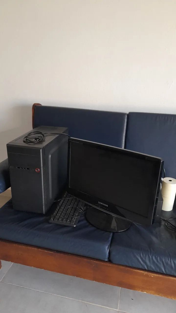 Computador com monitor Samsung teclado e mouse