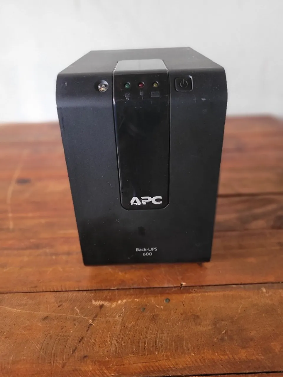 Nobreak APC Back-UPS 600 127V