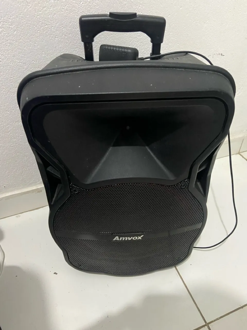 Caixa de Som Amvox Portátil com Rodinhas