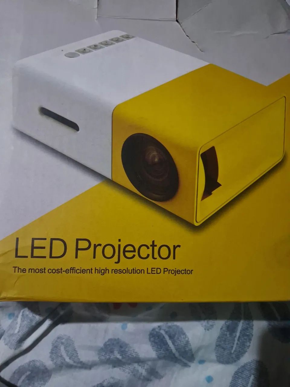 Projetor LED de alta resolução - Novo