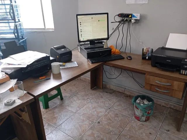 Mesa para escritório em L - 1,40 cm x 1,5 cm - com duas gavetas