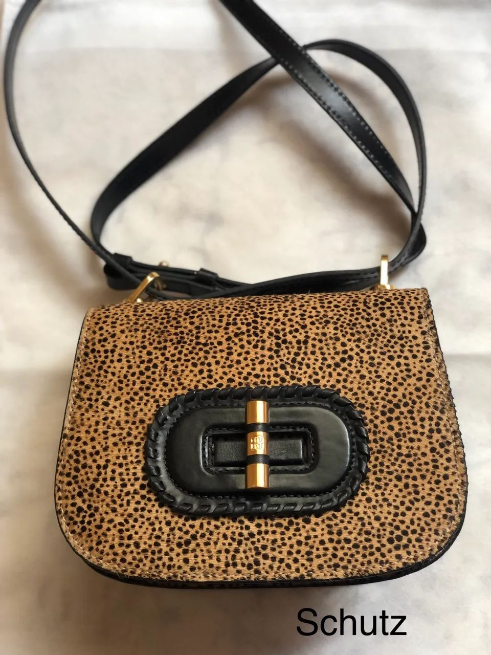 Bolsa Schutz animal print couro nova - Foto 2