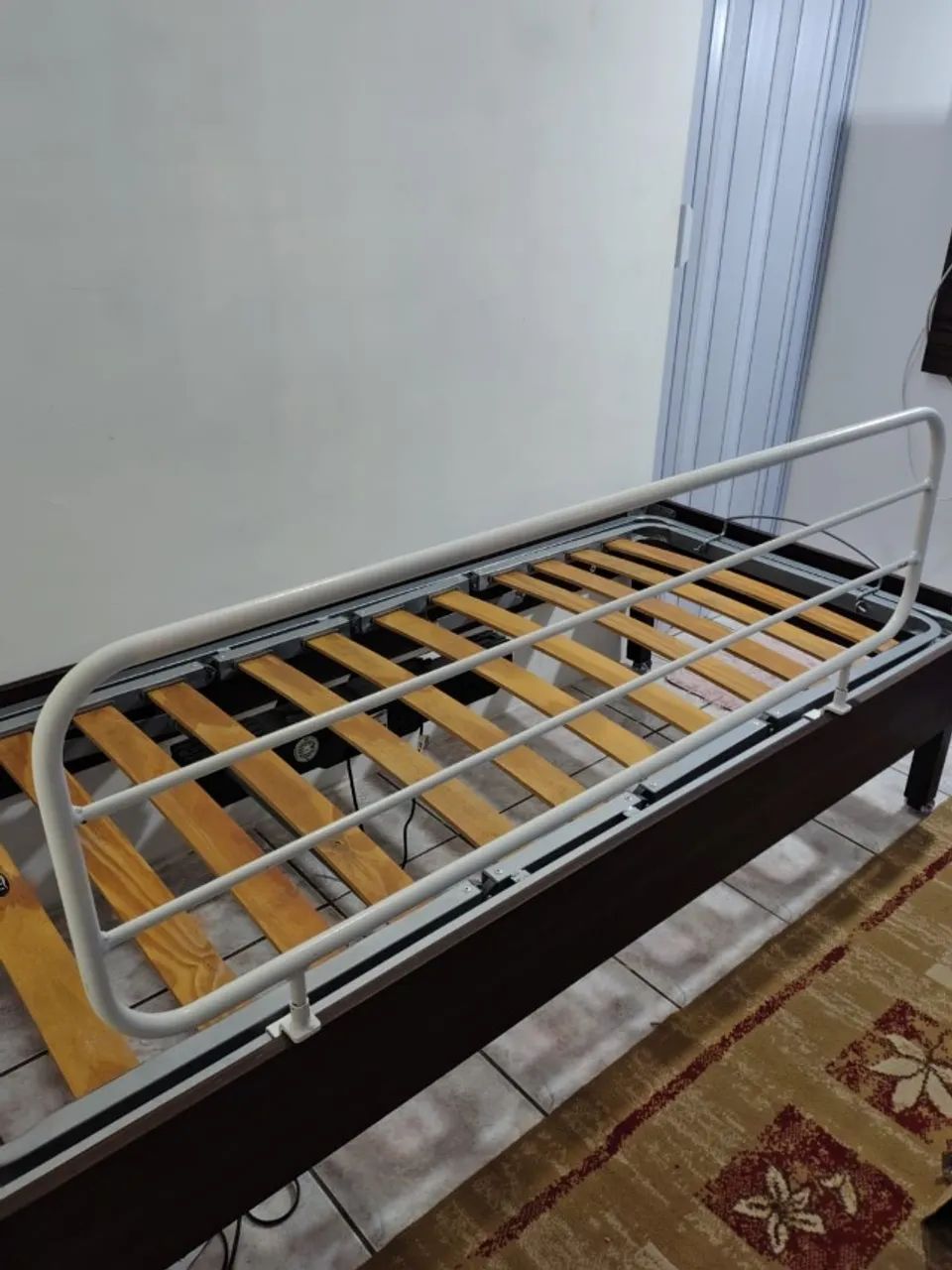 CAMA BIVOLT COM ENCOSTO E PÉS COM ELEVAÇÃO  - Foto 2
