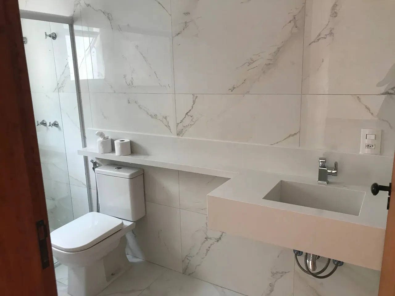 Imóvel para aluguel tem 300 metros quadrados com 3 quartos