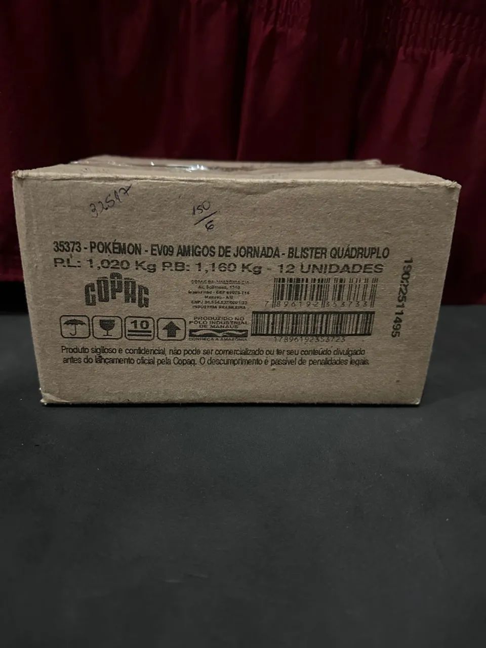 Kit Case Blister Quádruplo: Evoluções Prismáticas + Amigos de Jornada Pokémon TCG - Foto 2