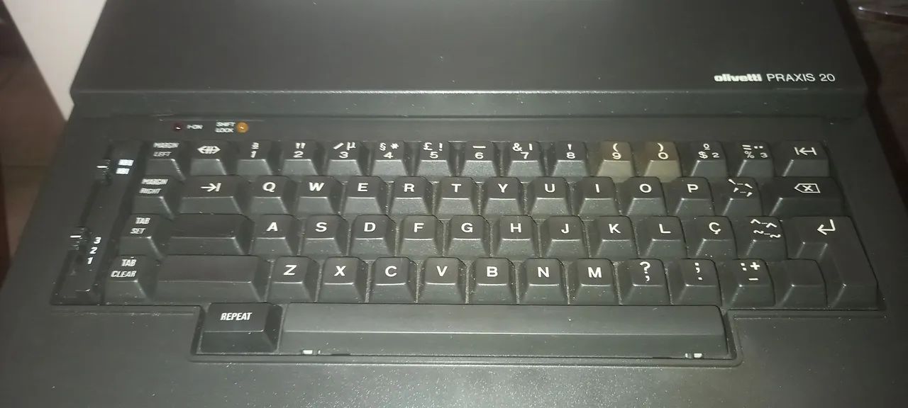Máquina de Datilografia Elétrica Olivetti Praxis 200 - Foto 4