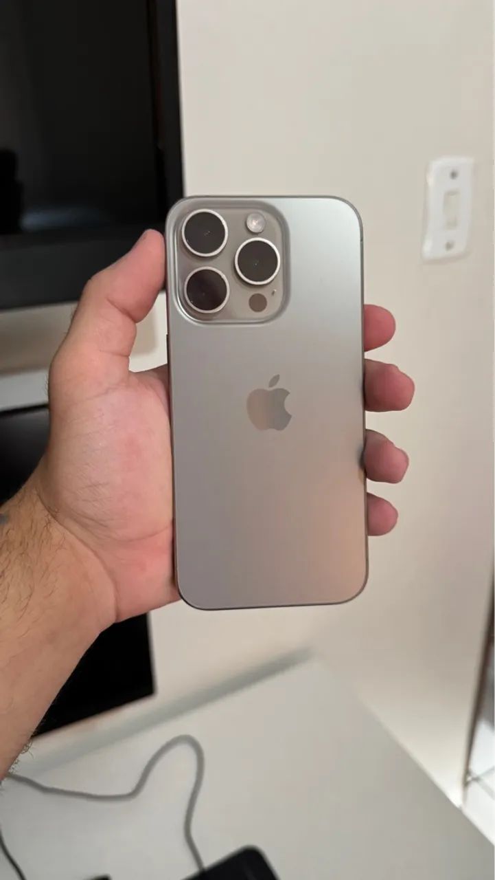 iPhone 15 Pro - Natural Titanium - Foto 4