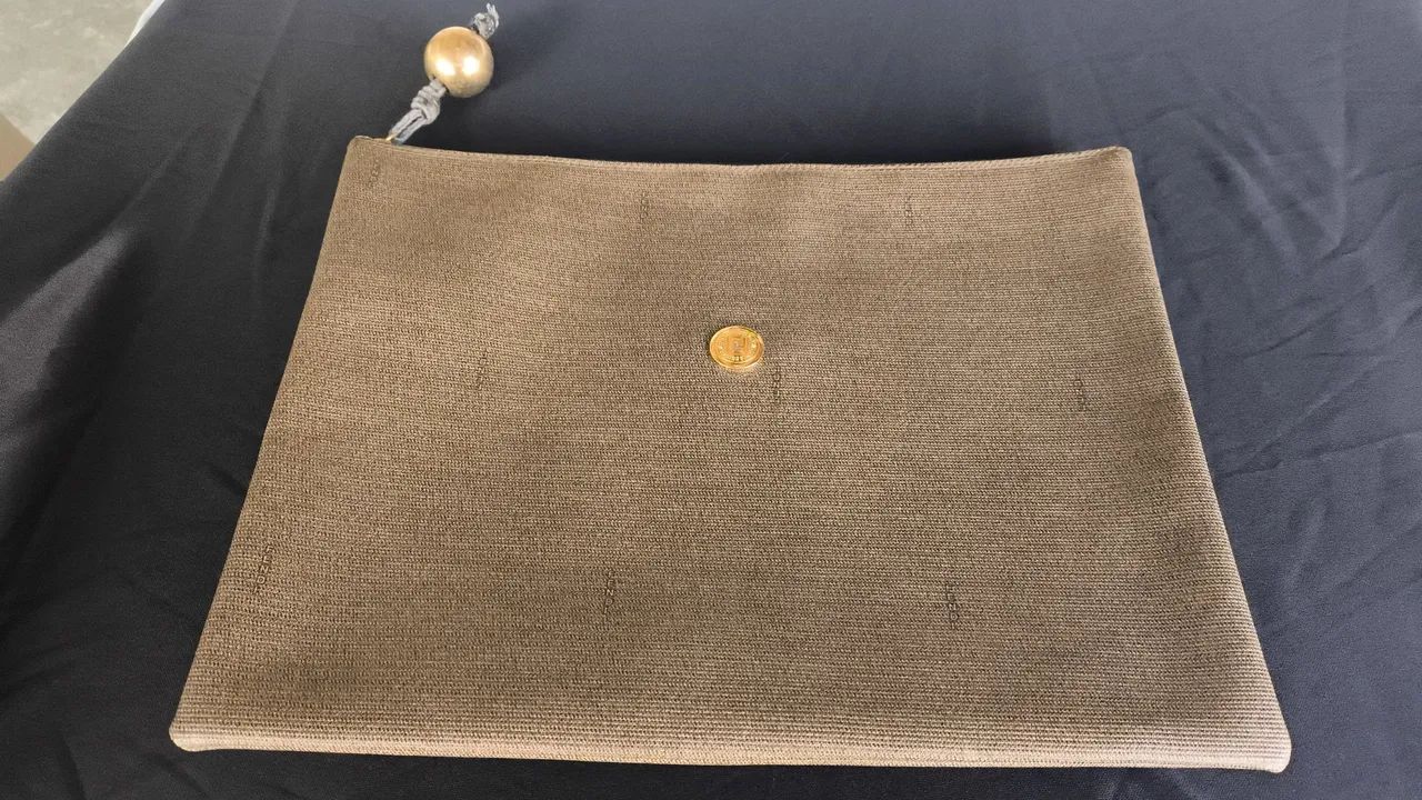 Pasta Fendi Flat Zip Canvas Marrom  - Foto 3