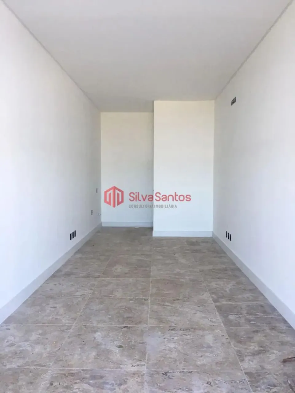 Loja comercial disponível para locação anual em Capão da Canoa.