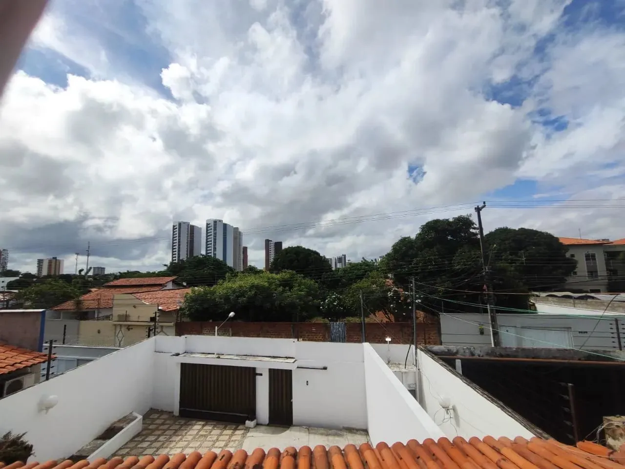 Imóvel para aluguel possui 210 metros quadrados com 4 quartos em Fátima - Teresina - PI