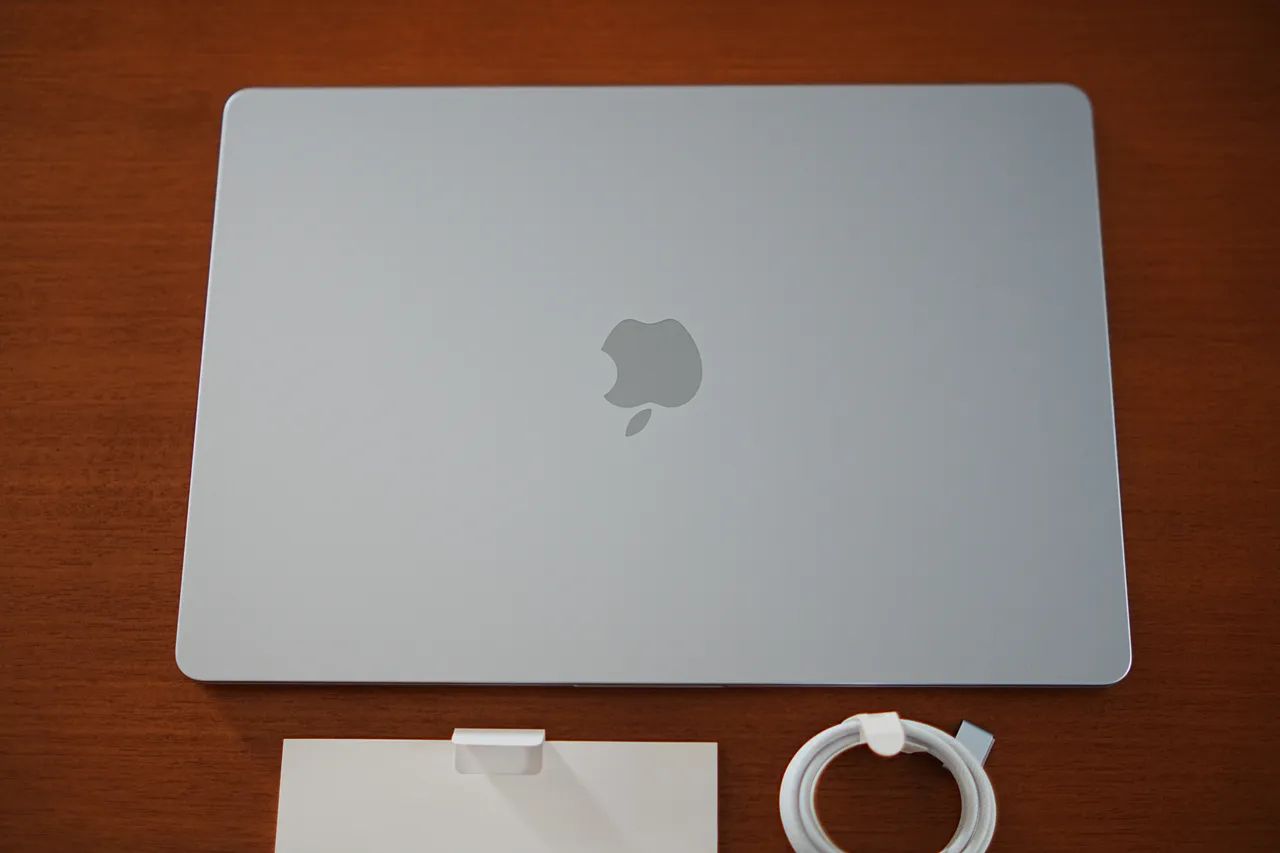 MacBook Air 15 2025 M4 | 16GB/256GB | Sky Blue - NOVO R$ 7.999