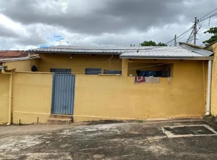 Vendo/Troco por imóvel menor valor - Terreno com 5 quitinetes alugadas no Setor Pedro Ludo - Foto 2