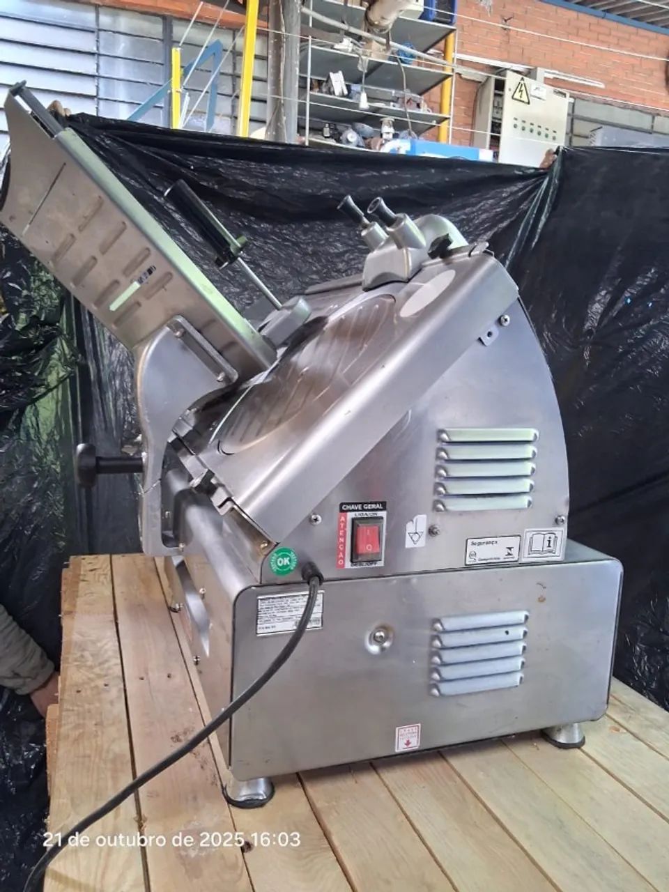 Fatiador de Frios Automático Bermar BM18 NR PF