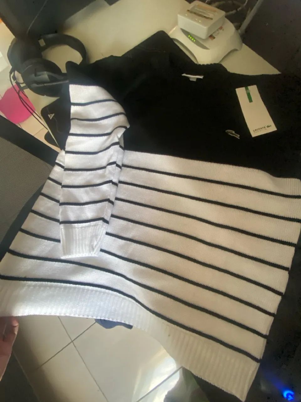 Vendo blusas vans, Lacoste, bermuda e jaqueta 