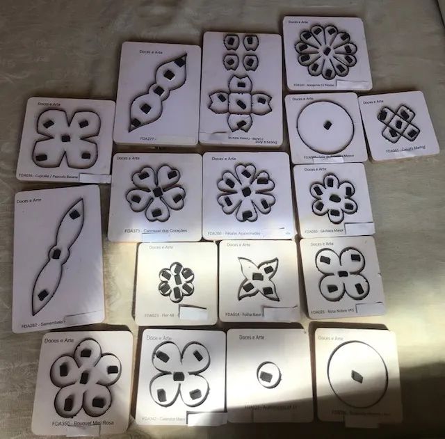 Mesa de corte e vinco, facas de corte e prensa - Foto 4