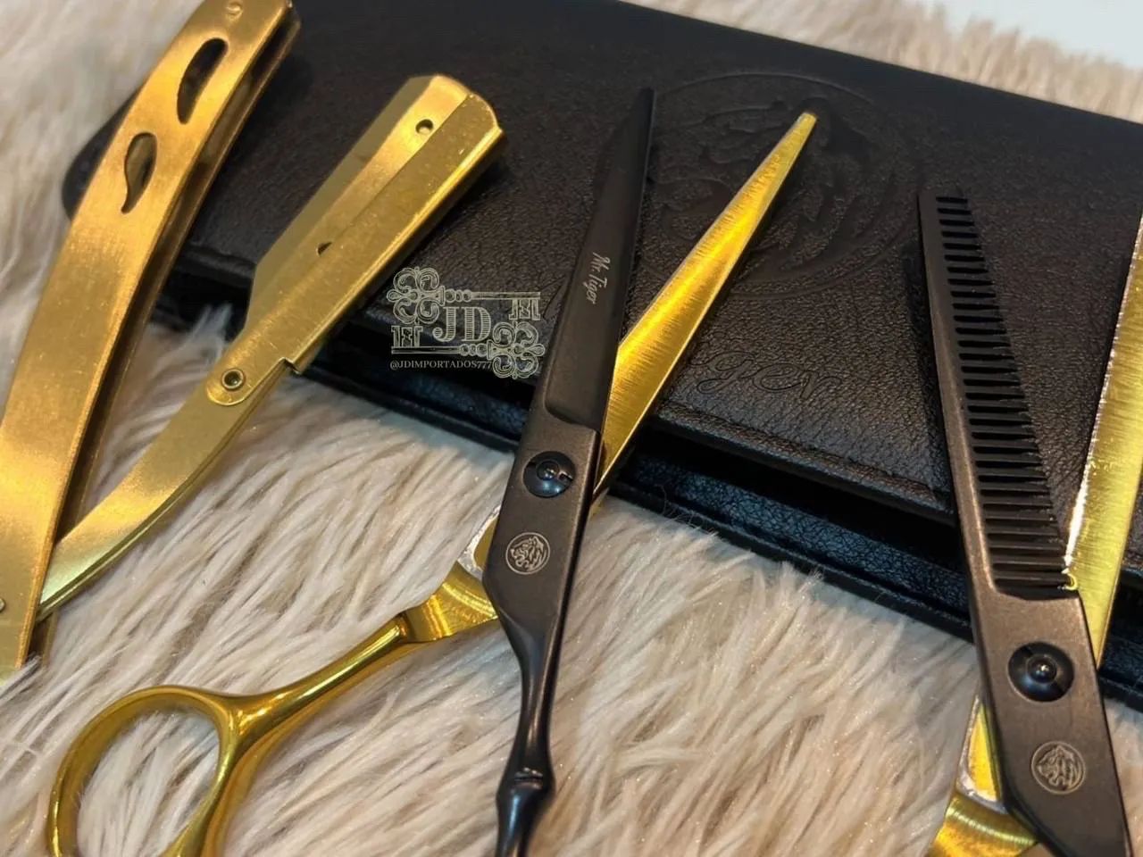  ? Kit Tesoura Japonesa 6.0? Barbeiro Profissional com Navalha e Pentes - Foto 2