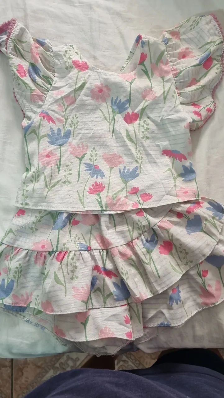 Vestido Infantil Florido com Pompons - Tamanho P - Foto 2