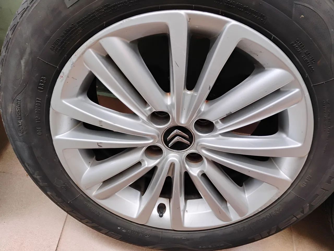 Jogo rodas aro 16 originais Citroen C4 Louge usadas  - Foto 6