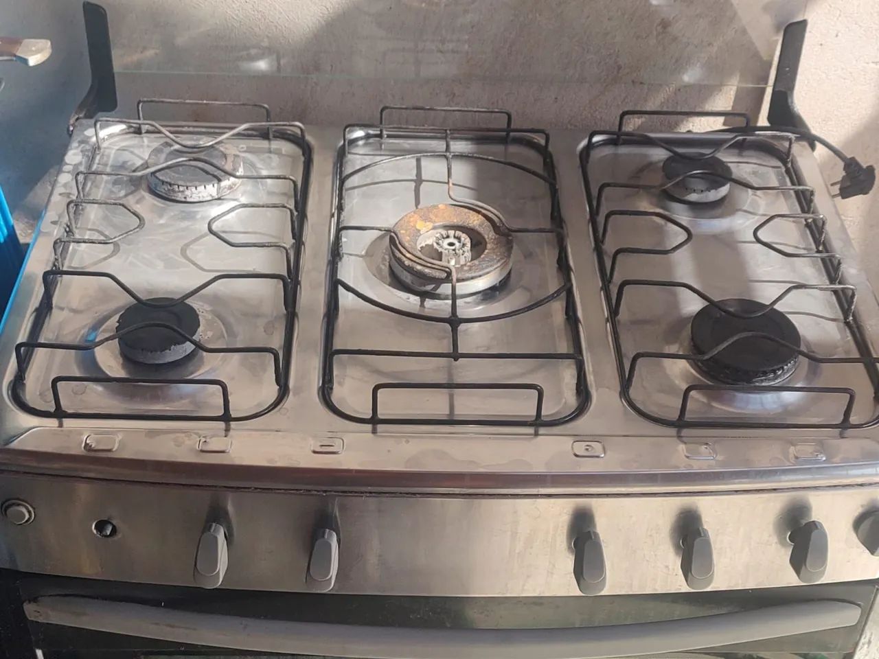 Fogão 5 bocas  marca Consul tampa de vidro  luz  do forno perfeita , funcionando tudo   - Foto 4
