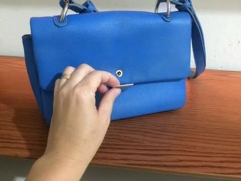 Bolsa tiracollo Arezzo pouco usada - Foto 5