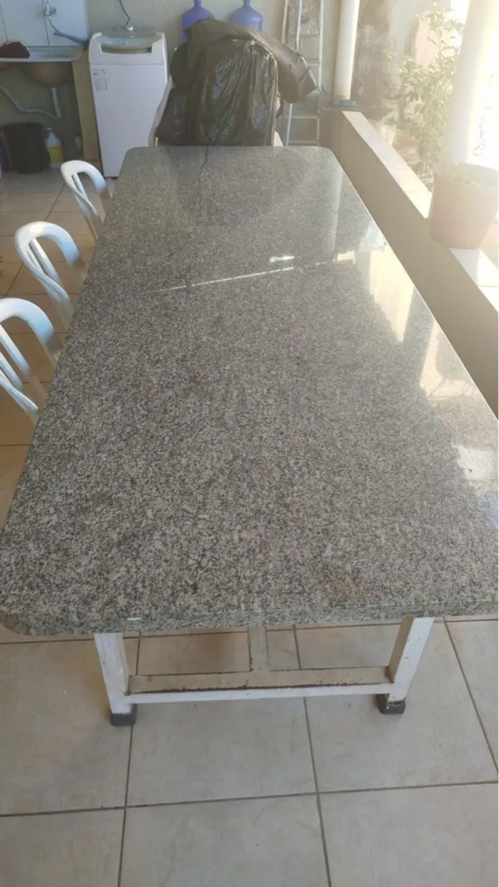 Mesa de Granito s/ cadeira 