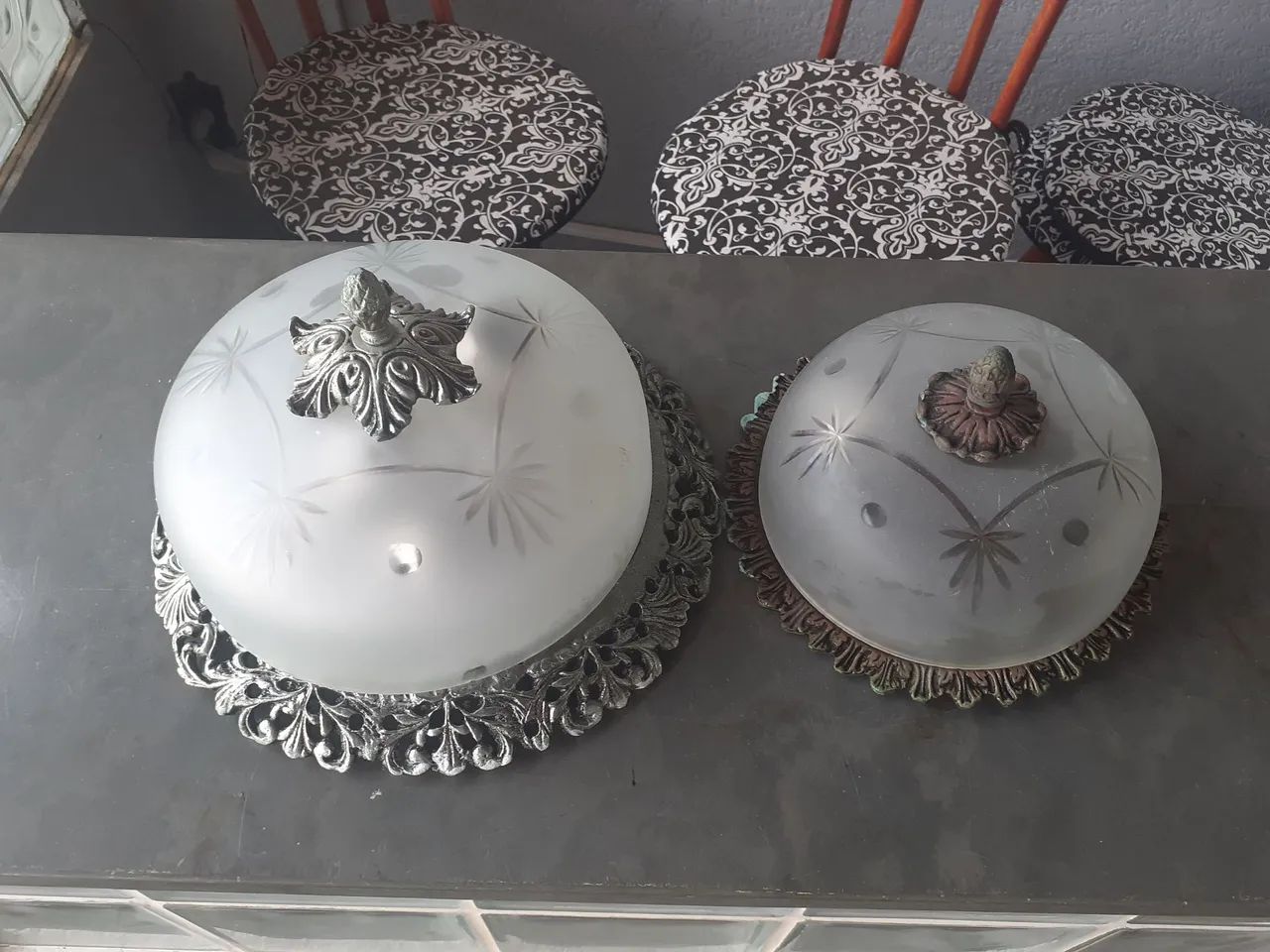 Conjunto de dois lustres antigos - Foto 2