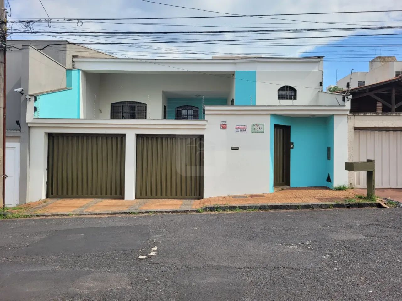 Casa para locação e venda no bairro Tabajaras.