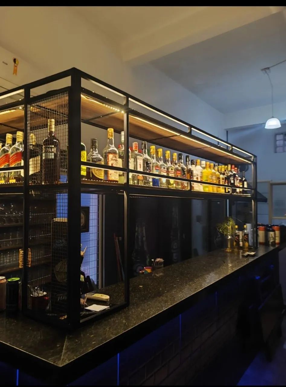 Bar suspenso feito sobe medida