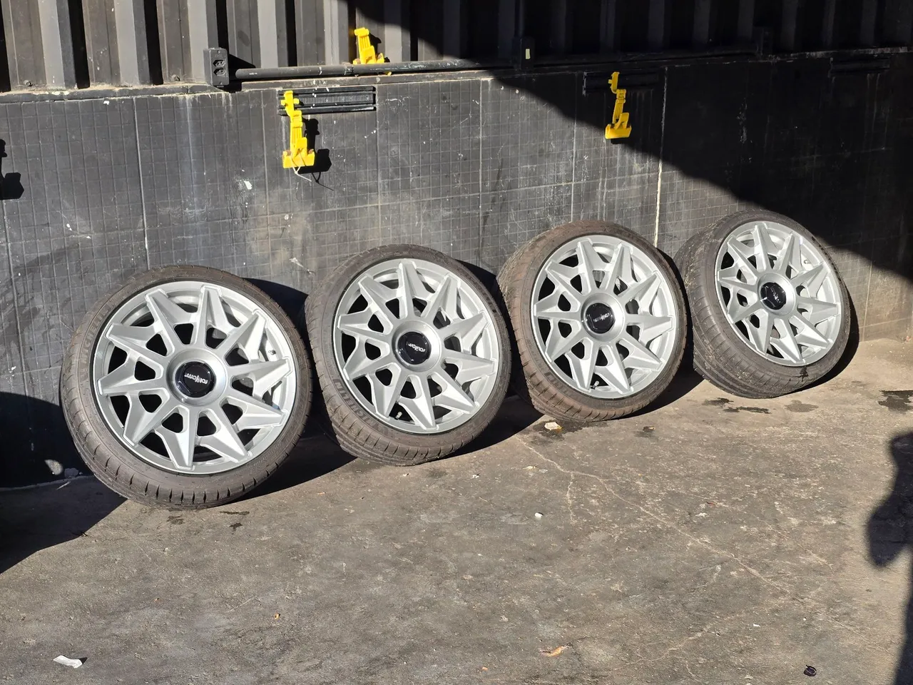 Jogo De Rodas Rotiform CCV Prata 5x112 - 19x8,5 aro 19 tala 8,5