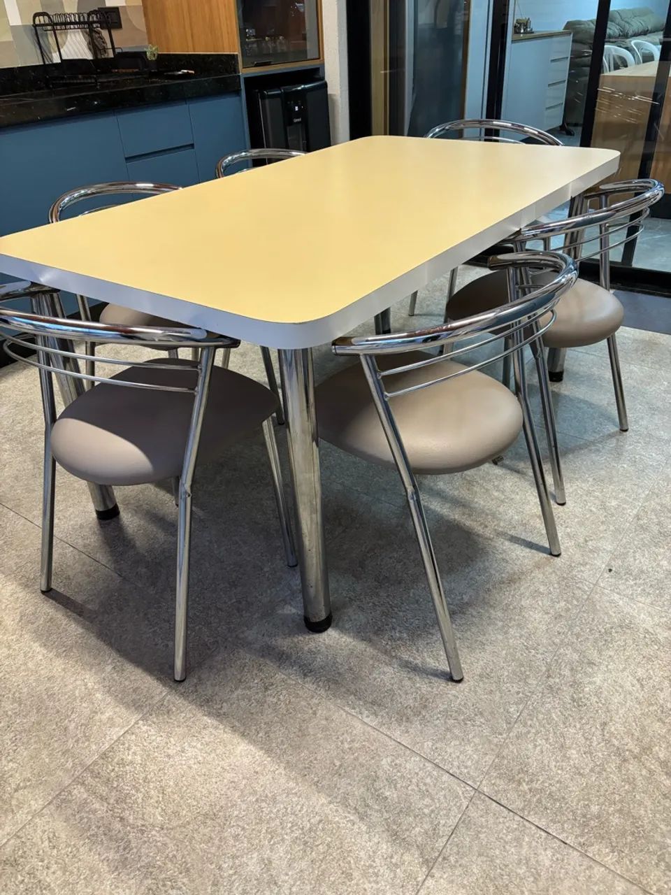 Mesa e cadeiras - Foto 4