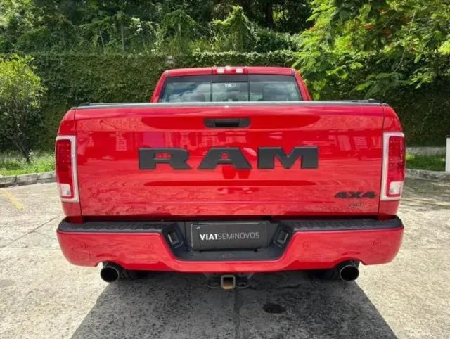 Ram Classic Laramie 5.7 V8 16V Gasolina 4X4 Aut. 2023 - Foto 3