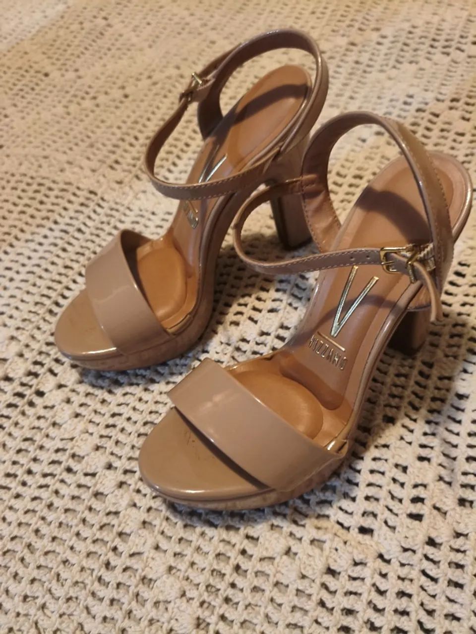 Sandália salto para doar - Foto 3