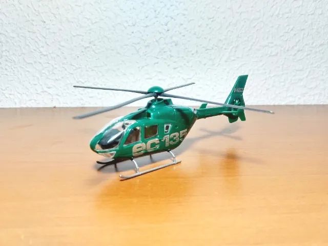 Miniatura Helicóptero EC-135 1/87 - Foto 2