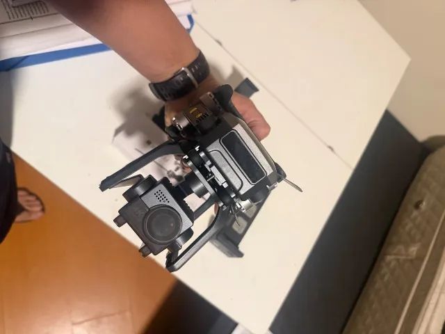 Drone Sjrc F7 4k Pro com câmera 4k cinza 5ghz 2 baterias 