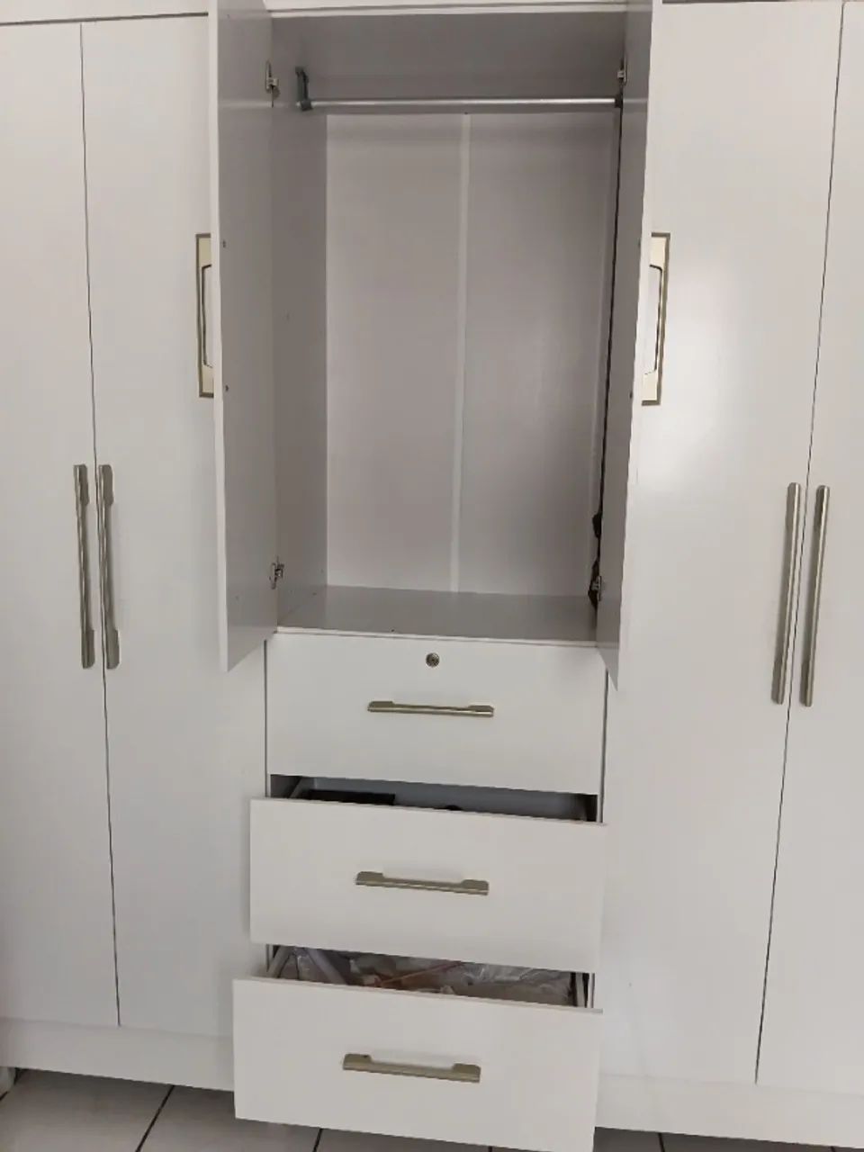 Guarda roupas - Foto 3