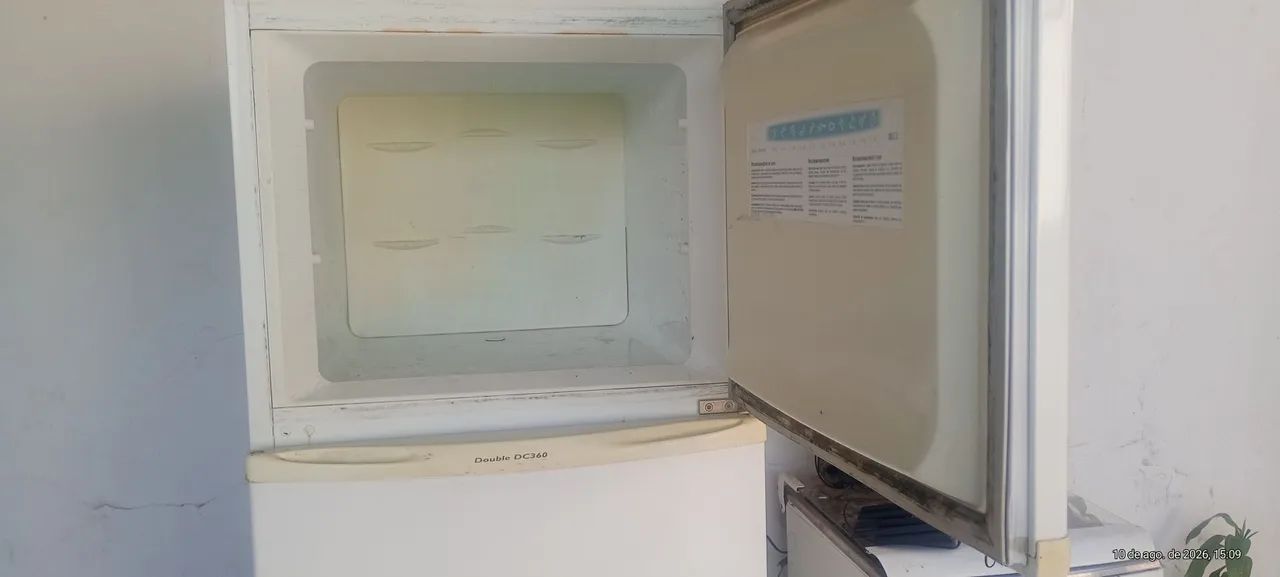Vende-se Geladeira Eletrolux  - Foto 4