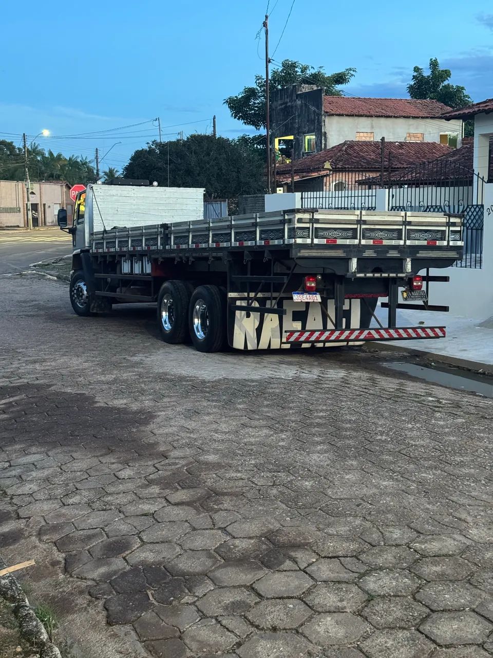 Ford Cargo 2428e ano 2009