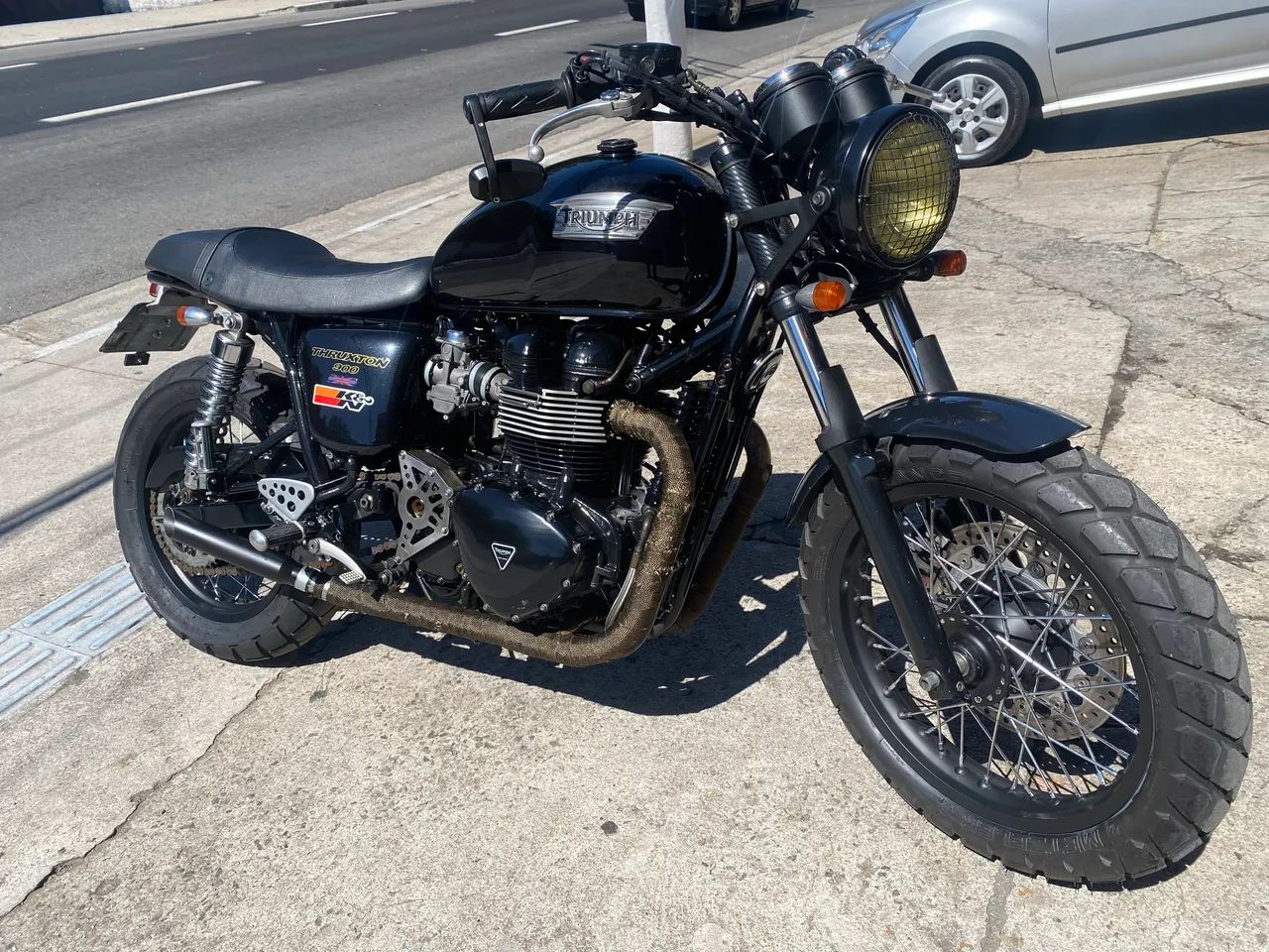 Triumph t100. Thuuxtom 900 - Foto 2