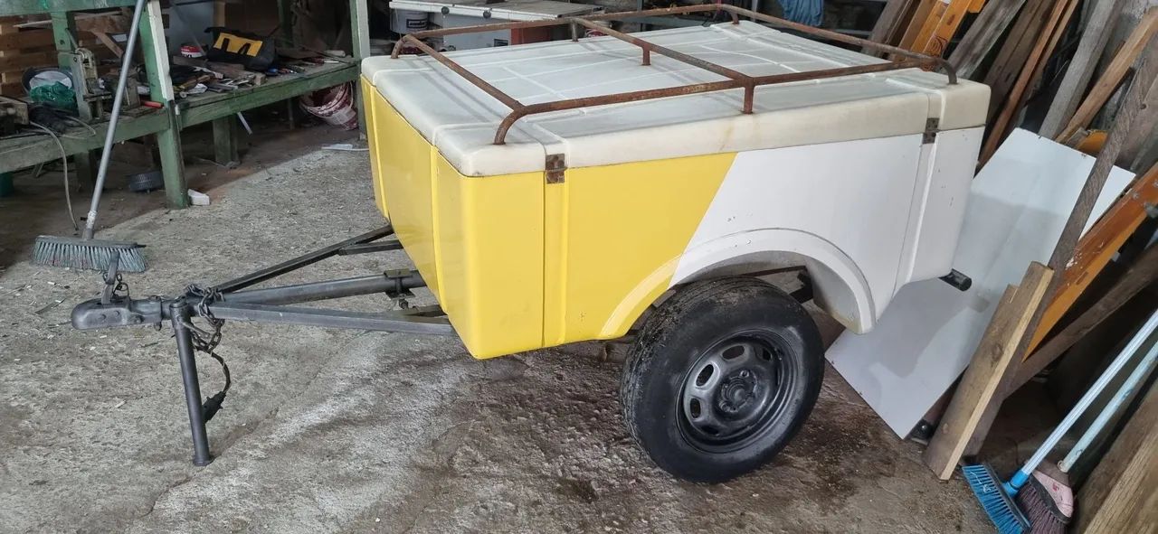 Carretinha baú plastico