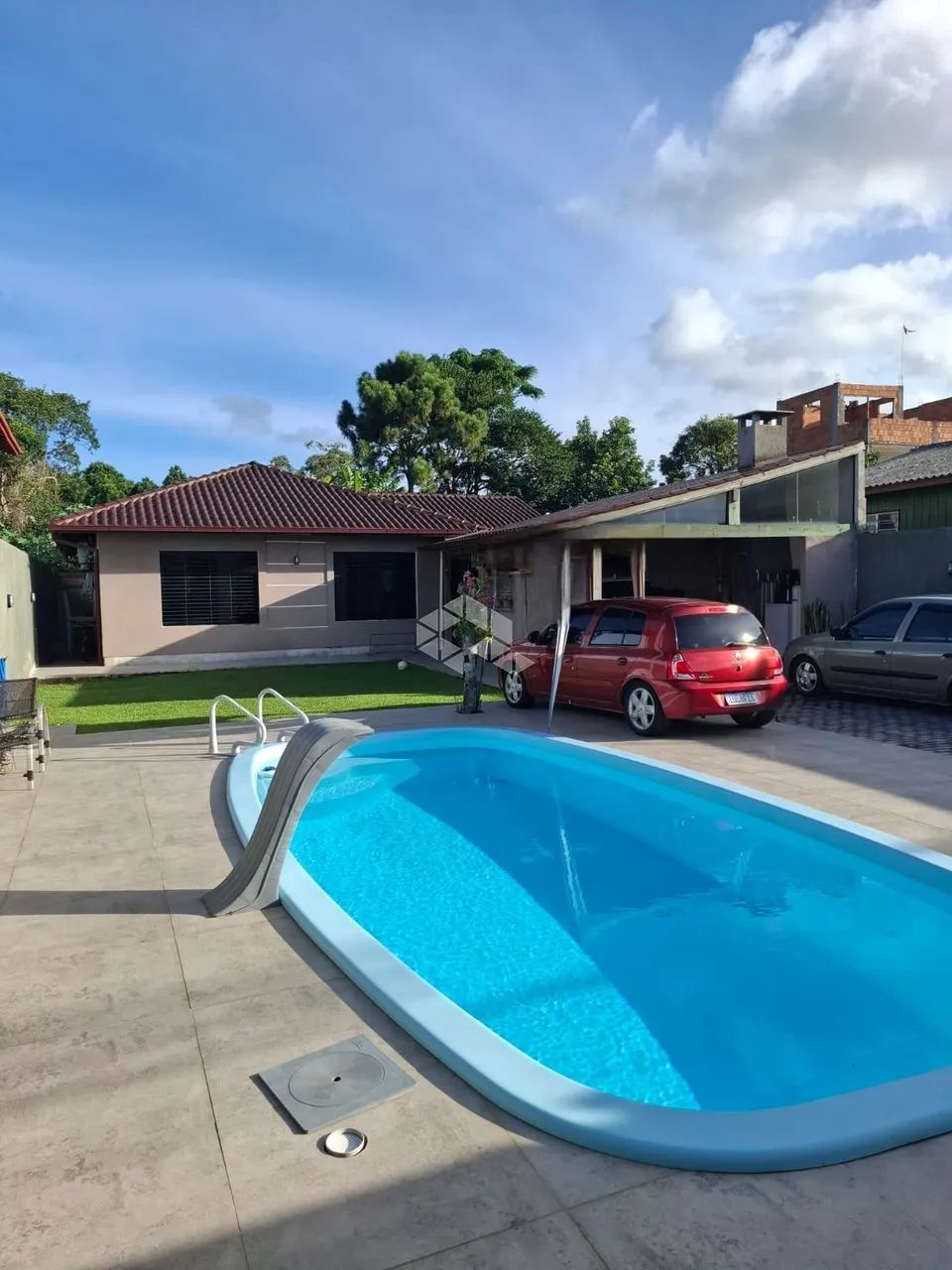 Casa com 5 dormitórios e 3 Suítes São João do Rio Vermelho