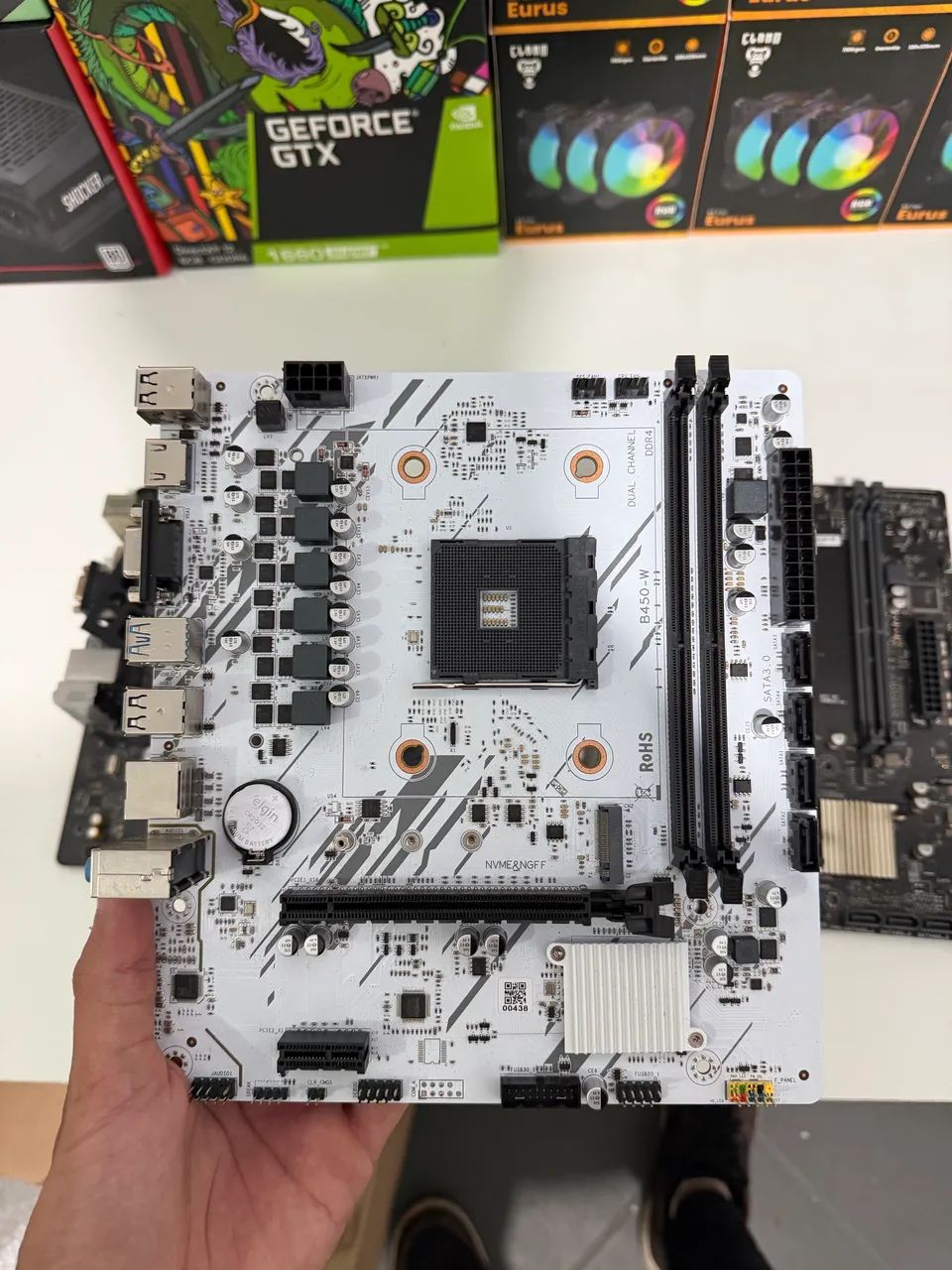 Placa mãe b450m , a520m e a320m com defeito